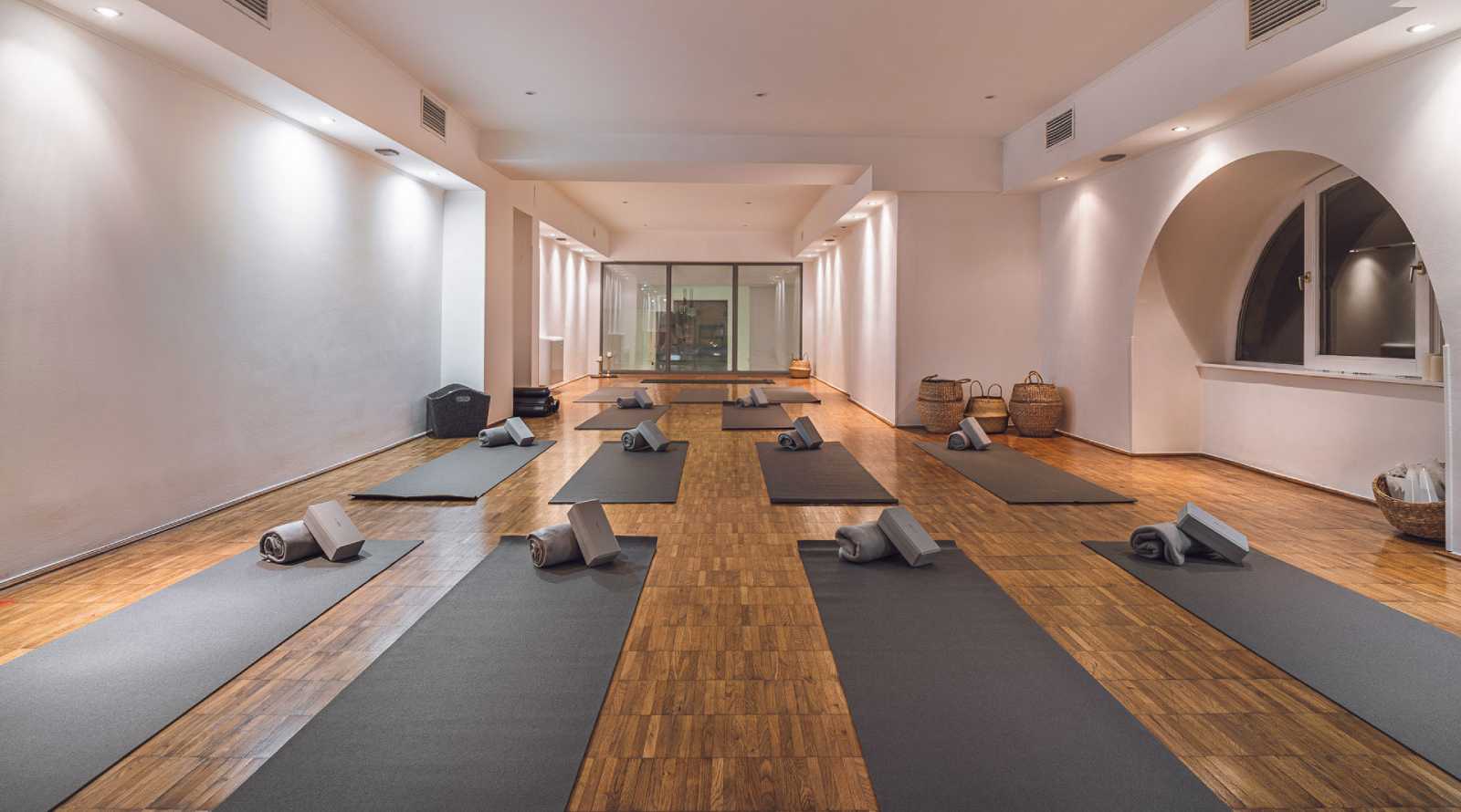 Early Morning Yoga – Kálvin tér
